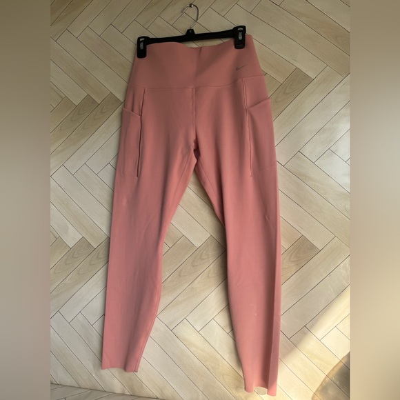 Nike women’s universa size large - Picture 2 of 7